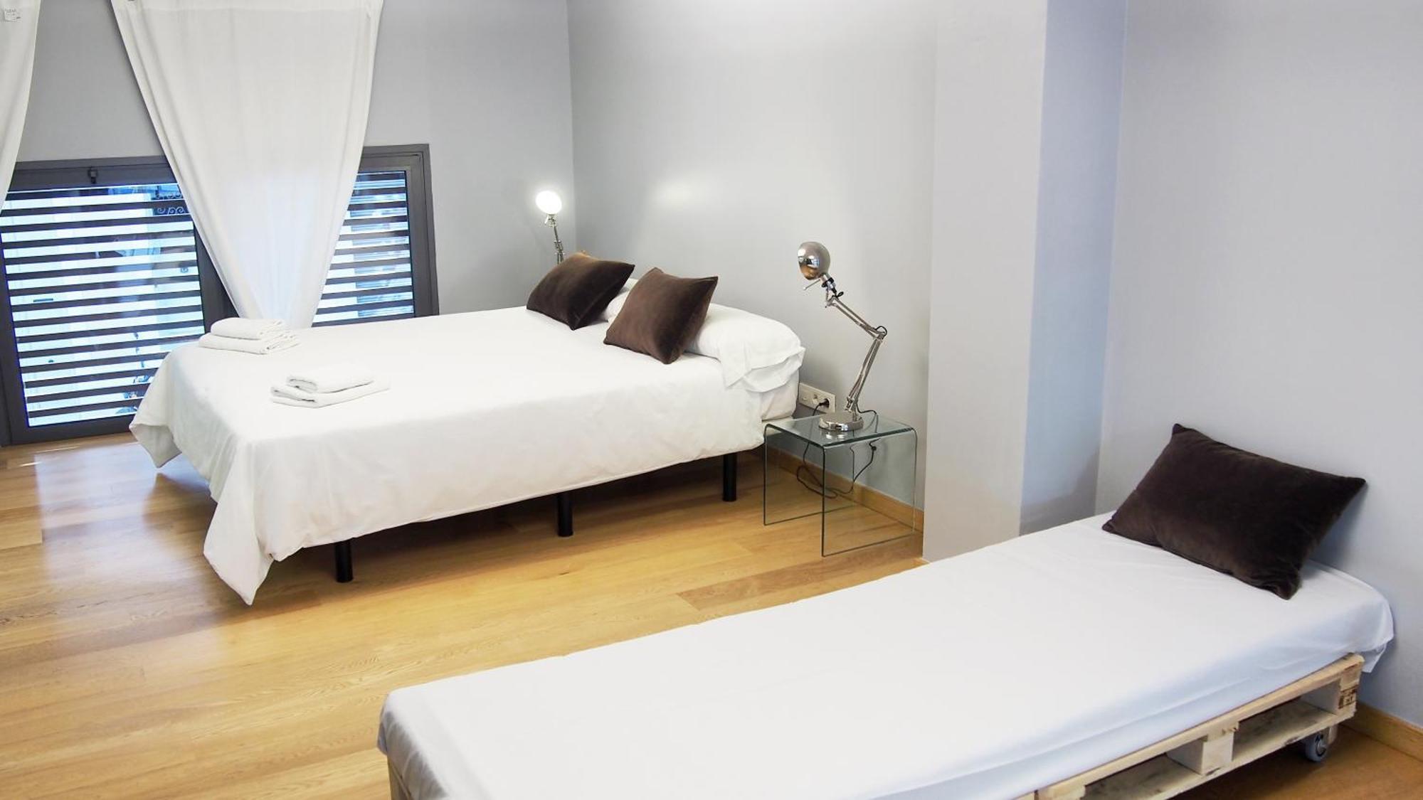 Apartment Barcelona Rentals - Gracia Pool Apartments Center Room photo