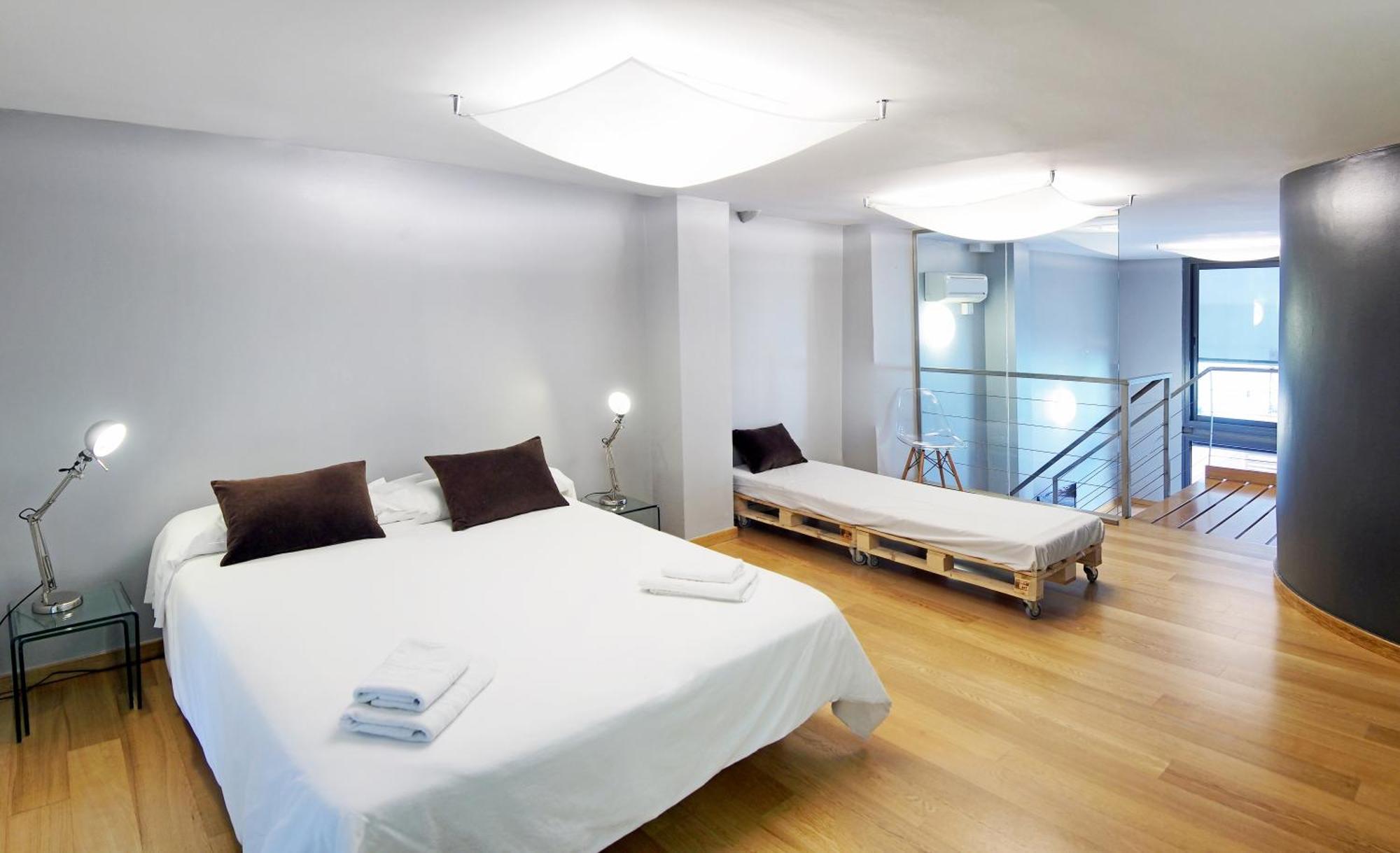 Apartment Barcelona Rentals - Gracia Pool Apartments Center Room photo