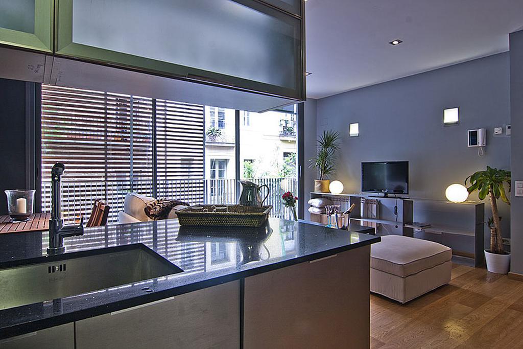 Apartment Barcelona Rentals - Gracia Pool Apartments Center Exterior photo